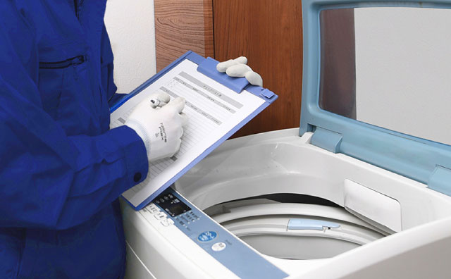 熟練スタッフがお客様の不用品を丁寧に査定します！