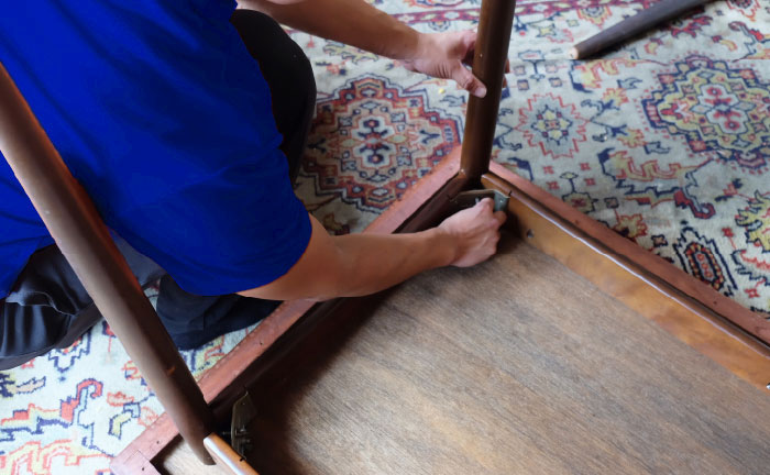 大型家具の小分け搬出を実施