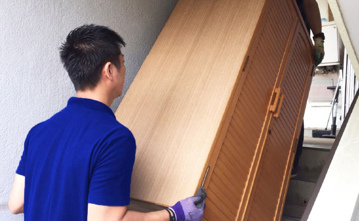 重たい家具もスタッフが運搬
